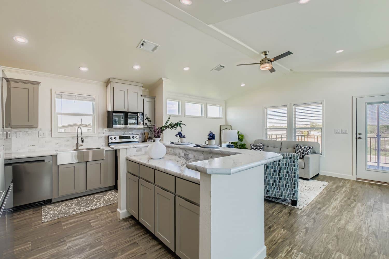 6105 E Mckinney St 84 - Kitchen 2