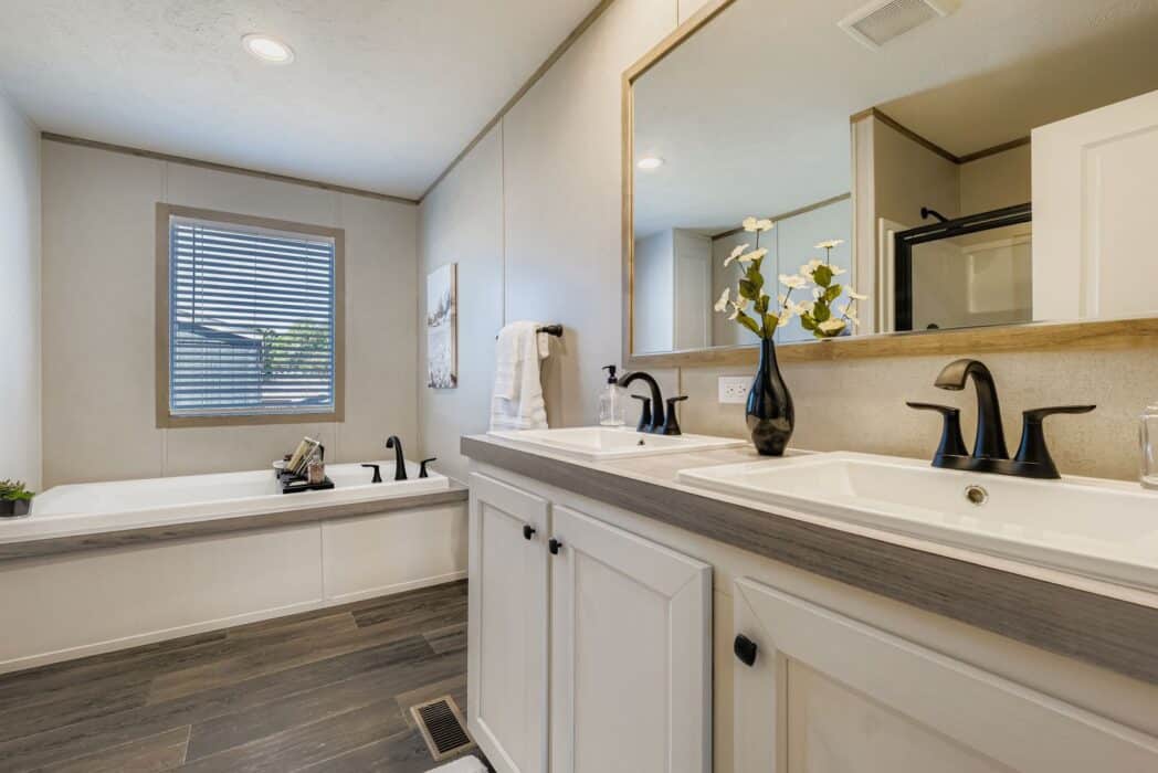 15919 Flores Curve - Solution PT78 Renegade -Primary Bathroom