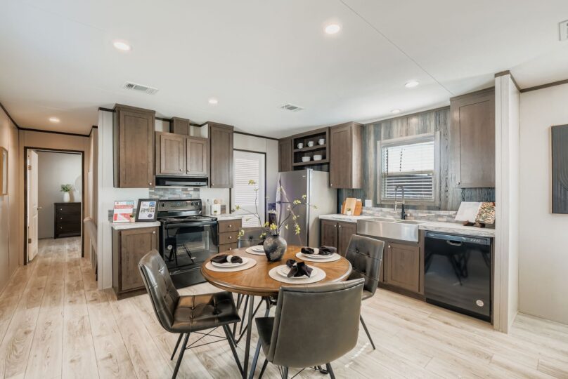 W15930 Flores Curve - 004 - 04 Kitchen