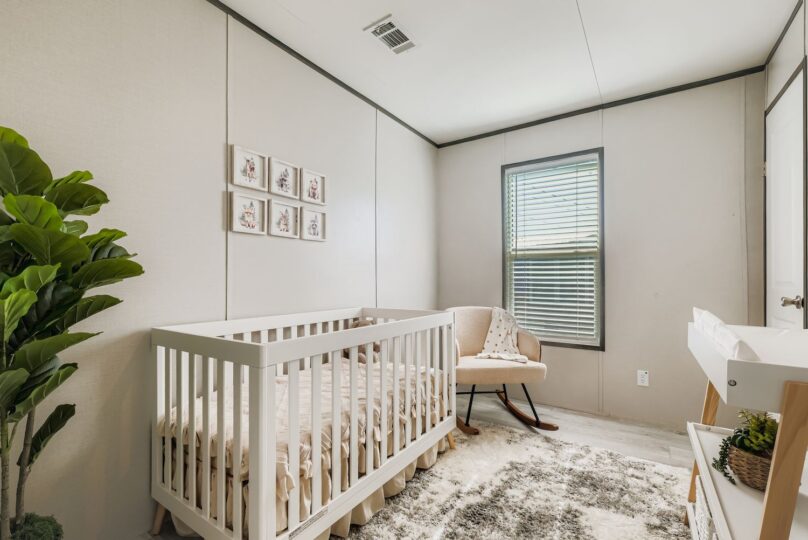 W15930 Flores Curve - 008 - 09 Bedroom