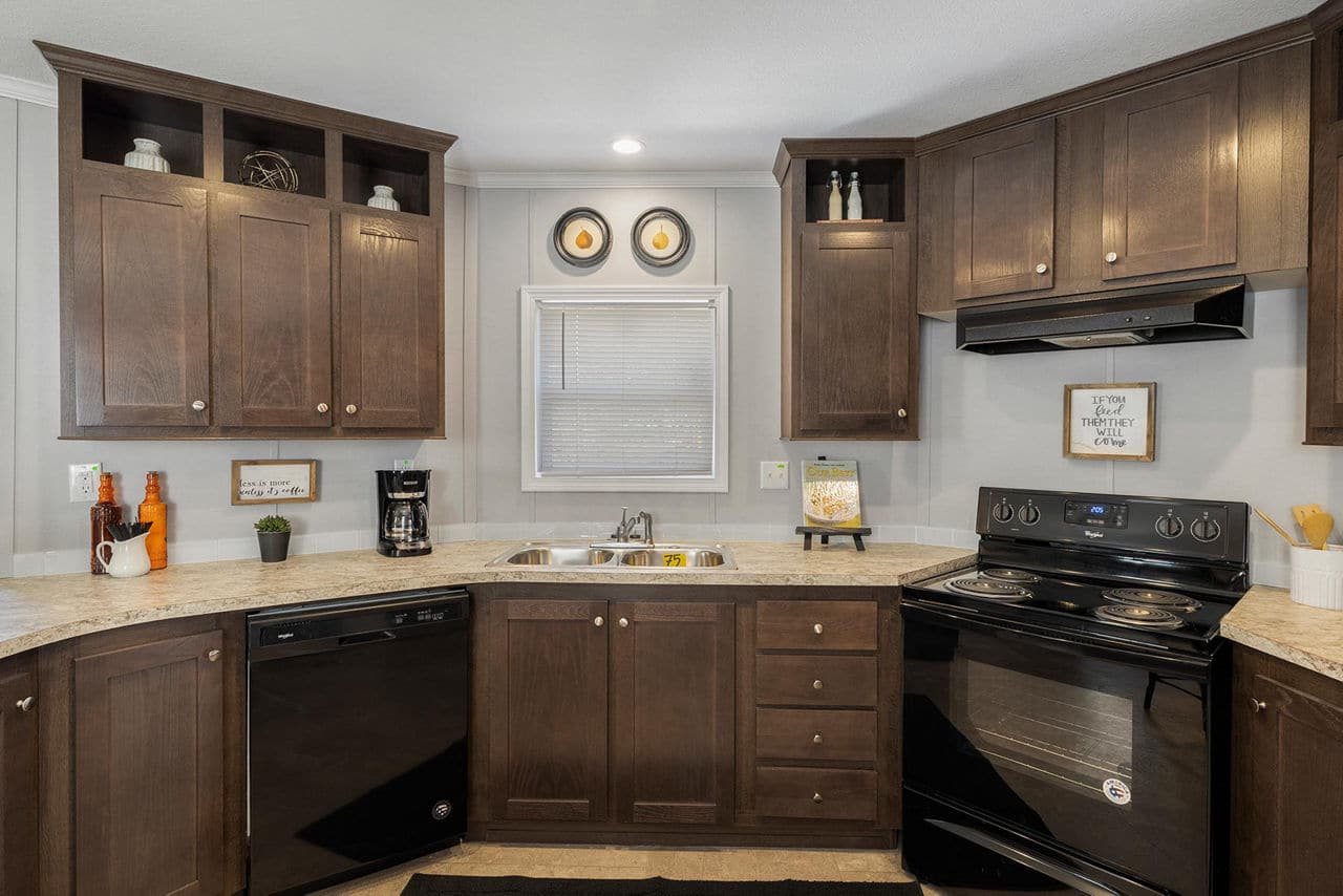 1676C Kitchen 1